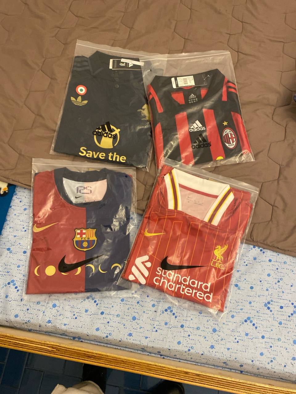 Crx$tyHustle™ - FORNITORE MAGLIE DA CALCIO (4 FORNITORI)